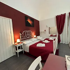 https://etna-rooms.taorminaitalyhotels.com